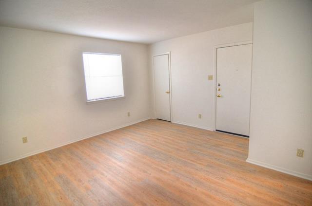 Building Photo - 1830 Randolph Dr