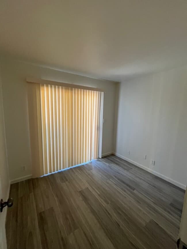 Building Photo - Krause Ave Townhomes