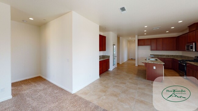Building Photo - New Bellevue Ranch Home Vacant- Must Apply...