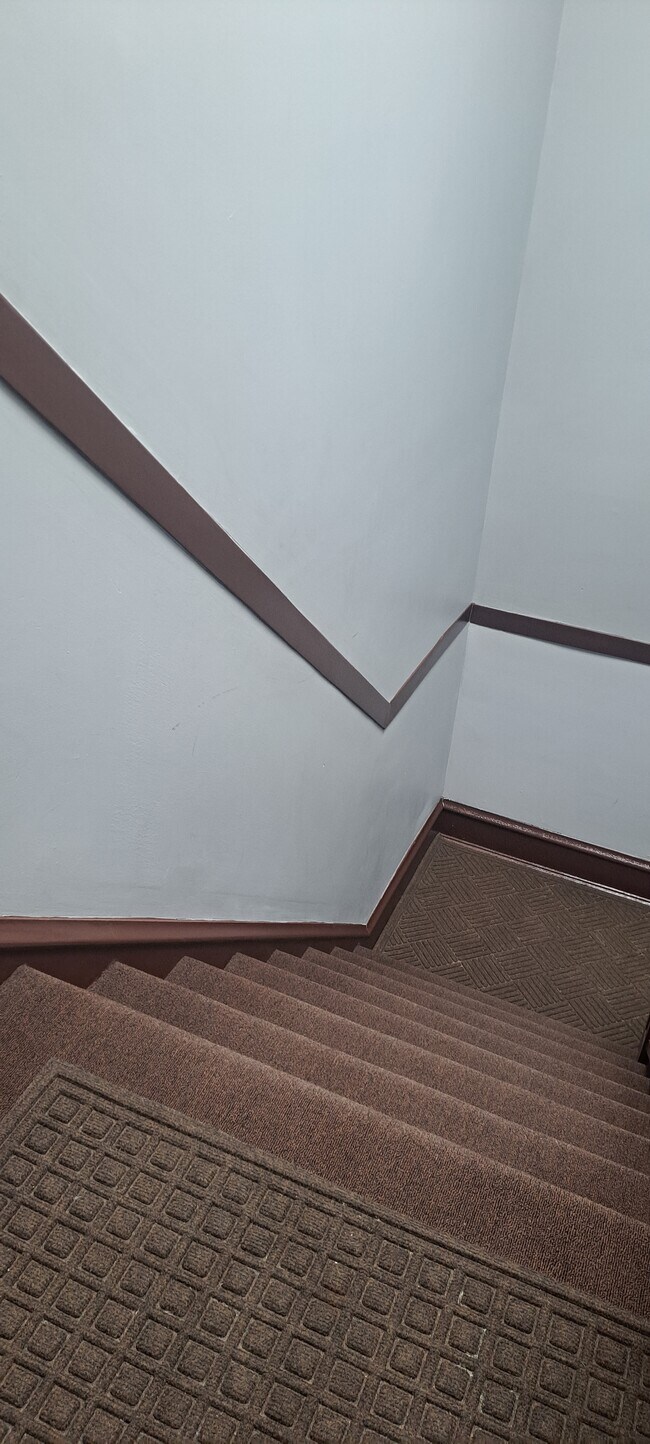 Foto del edificio - 5715 W Irving Park Rd