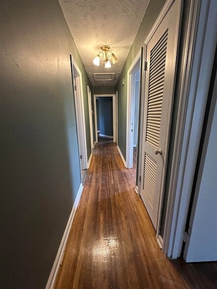 Foto del edificio - 3736 Donna Dr