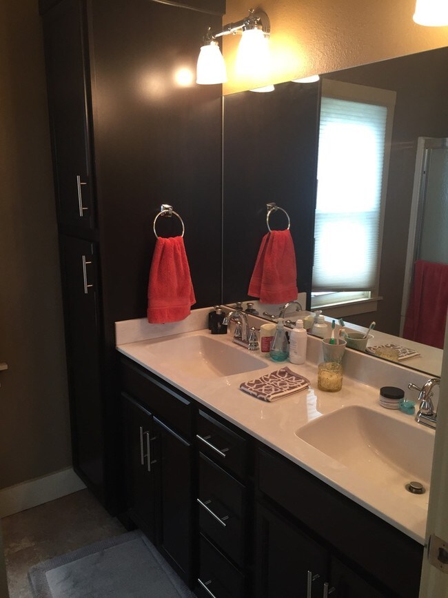 Masterbath - 1106 SE 1st St