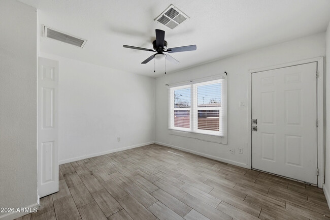 Foto del edificio - 907 N 22nd Pl
