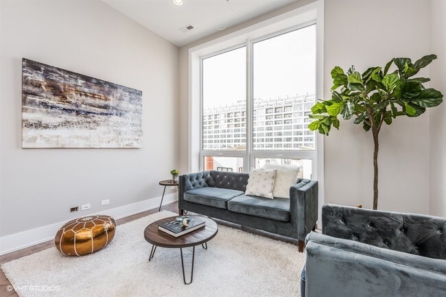 Foto del edificio - 943 N Crosby St