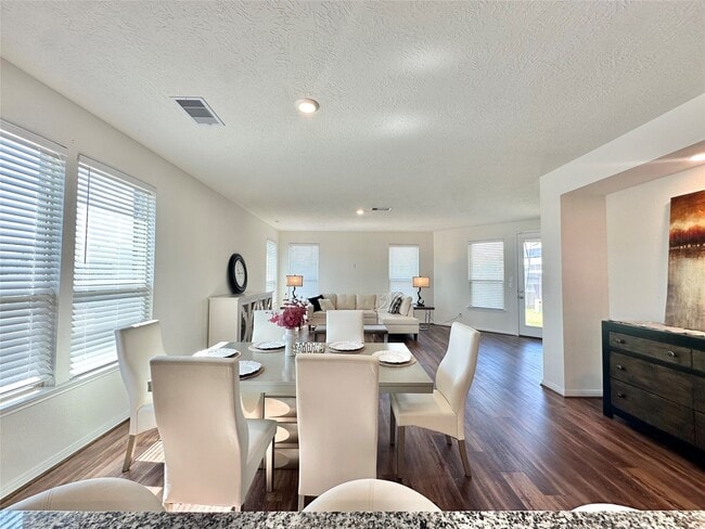 Building Photo - 2034 Domeniko Dr