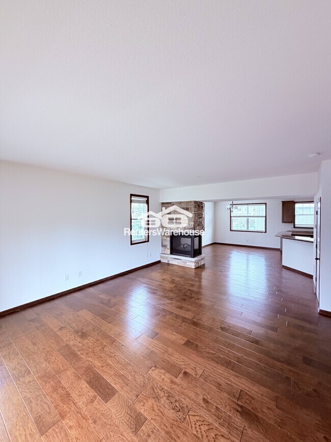 Foto del edificio - 9580 Madison Dr
