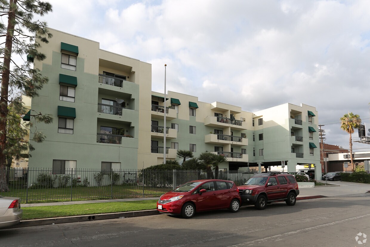 Foto principal - Pico Wooster Senior Housing