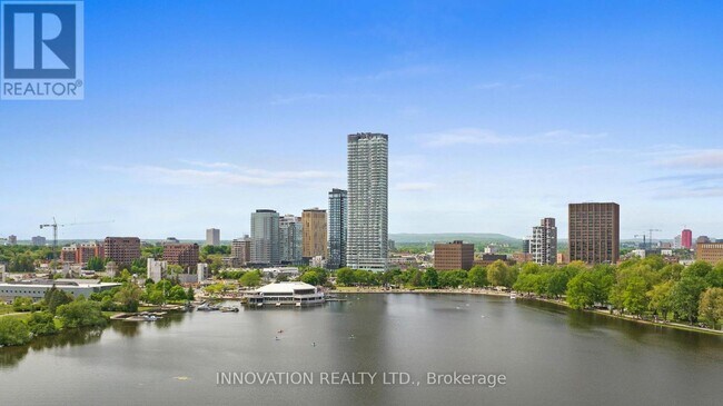 Building Photo - 805 Carling Ave