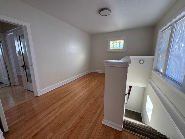 Foto del edificio - 3349 N Laramie Ave