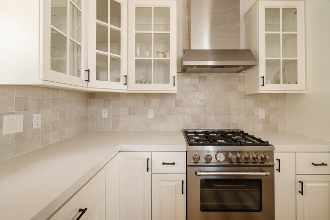 Building Photo - 855 Merwin St