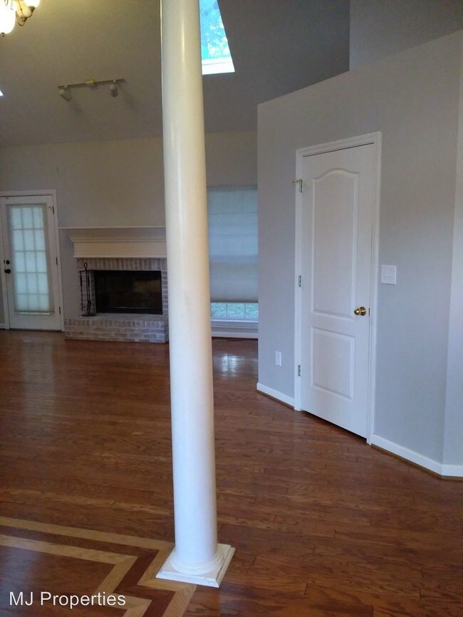 Building Photo - 3 br, 2 bath House - 118 Ryanridge  Rd
