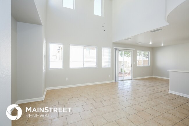 Foto del edificio - 10345 Adrianna Ave
