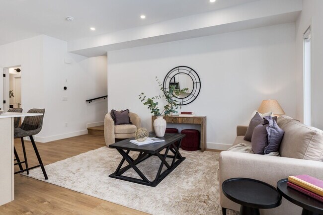 Photo du bâtiment - Brand New Townhouses in Capitol Hill Available Immediately