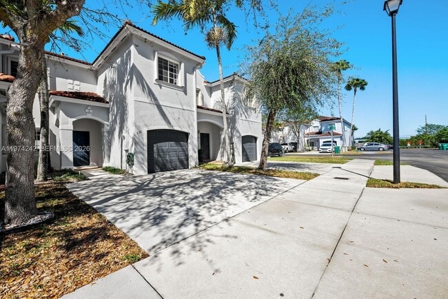 Building Photo - 930 SW 147th Ct