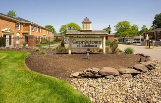 Building Photo - 2210 Glouchester Dr