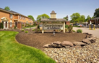 Building Photo - 2210 Glouchester Dr
