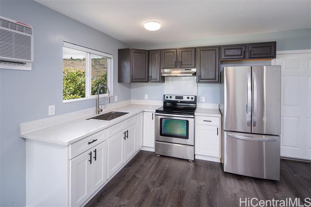 Building Photo - 3533 Hinahina St
