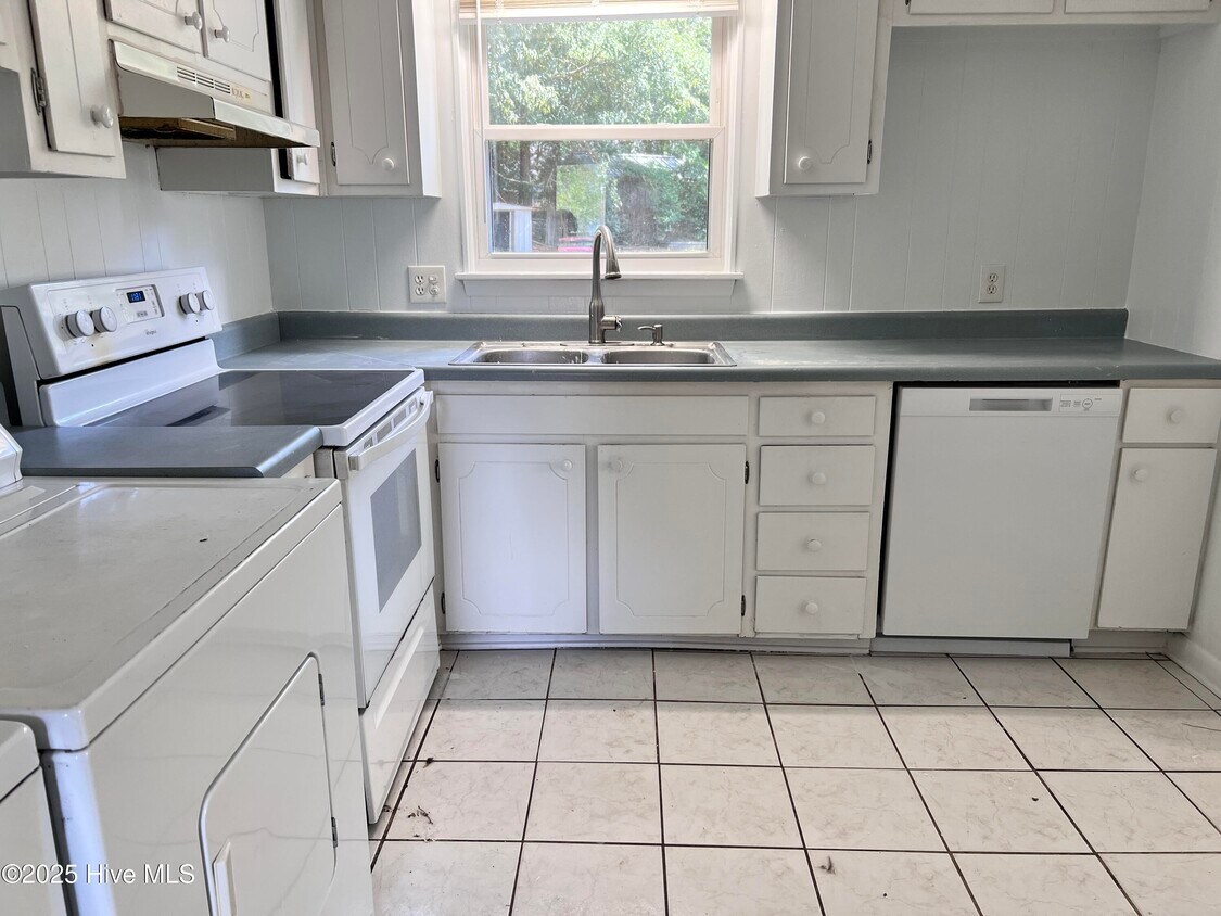 Foto principal - 202 Kingston Rd