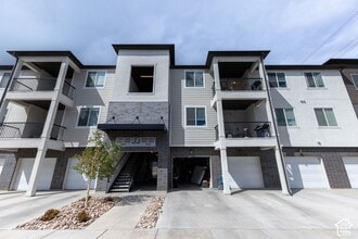 Building Photo - 352 W 785 N