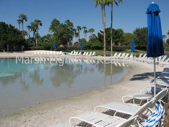 Foto del edificio - Beautiful 3 bedroom Gilbert home in Val Vi...