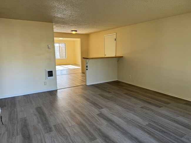 Foto del edificio - Updated 4 bedroom 1 bathroom house in Eugene!