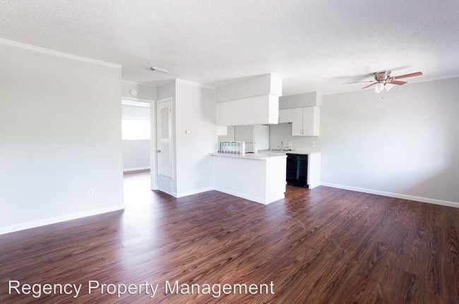 Foto del edificio - 8501 Cameron Rd