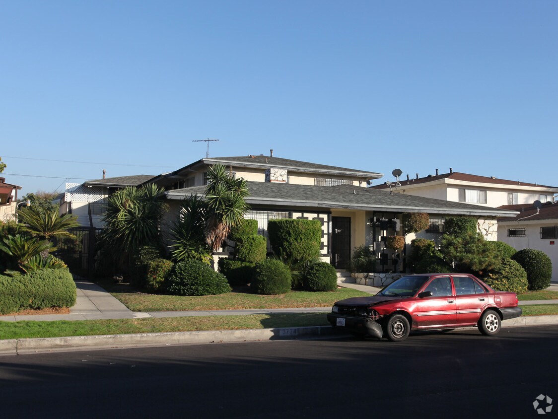 3776 S Bronson Ave, Los Angeles, CA 90008 Apartments in Los Angeles