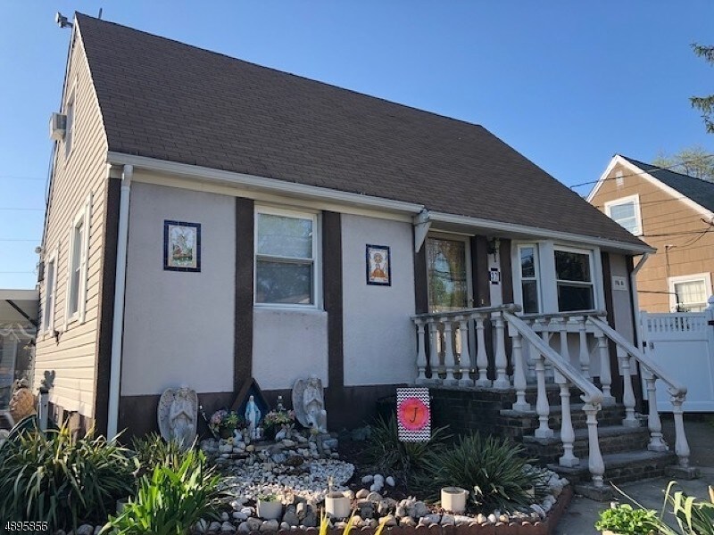 Primary Photo - 37 Myrtle St