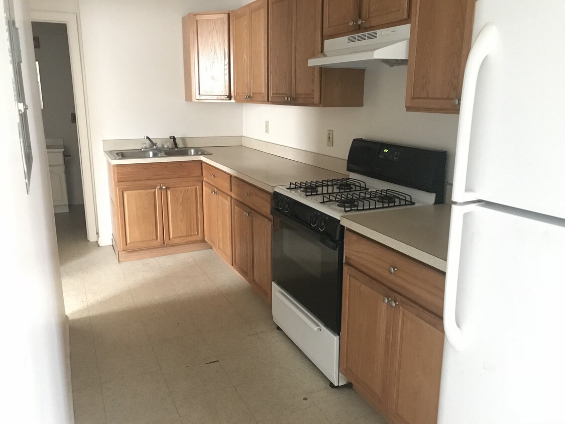 Primary Photo - 310 W 5th St