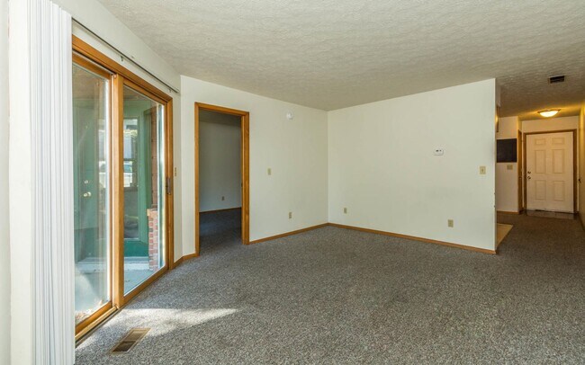 Building Photo - 515 HC