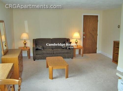 Foto del edificio - 4 Brattle Dr