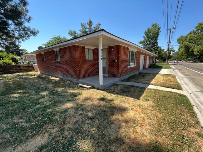 Building Photo - 1522-1524 E Linden St