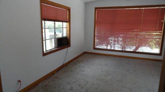 Foto del edificio - 725 Carlisle Blvd NE