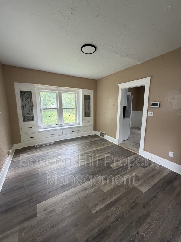 Foto del edificio - 3331 E 145th St