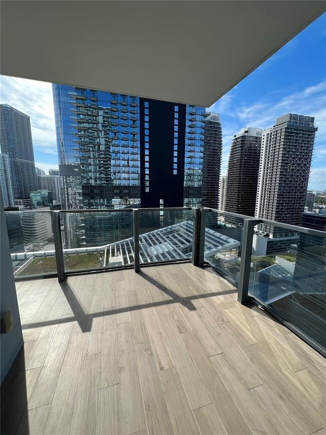Foto del edificio - 68 SE 6th St