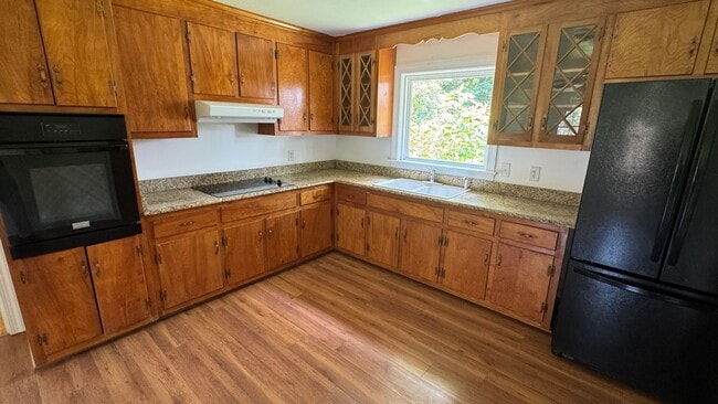 Foto del edificio - Brick Rancher with 1 acre in Hanover County!