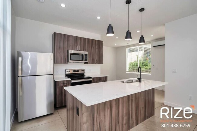 Foto del edificio - 841 S 200 W