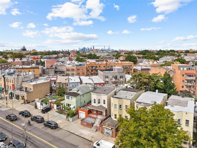 Foto del edificio - 96-29 Corona Ave.