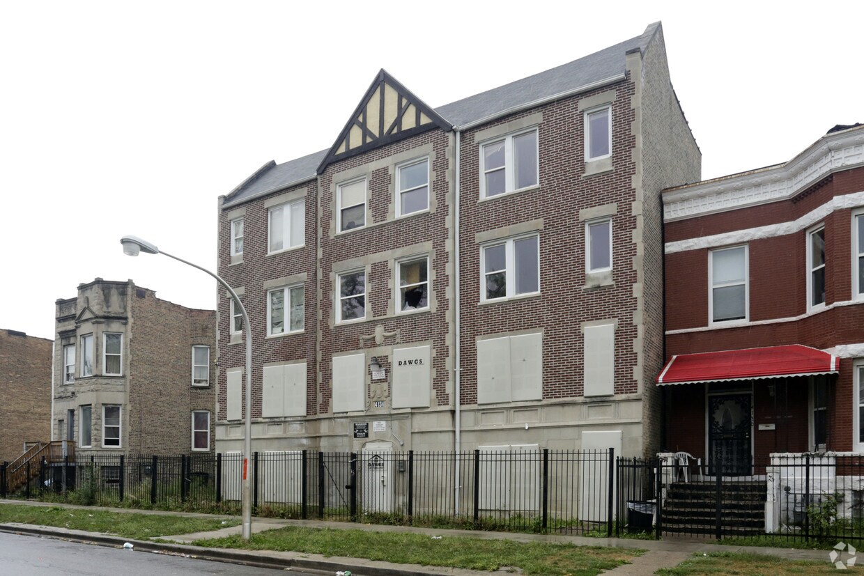 Building Photo - 4134 W Wilcox St