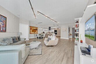 Building Photo - 17301 Biscayne Blvd