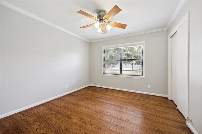 Foto del edificio - 4214 Glebe Rd