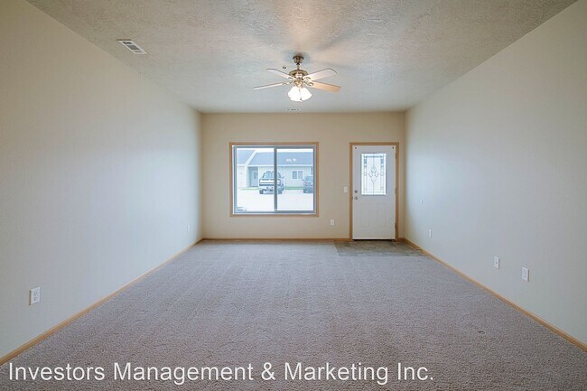 Building Photo - 2102-2258 Landmark Cir