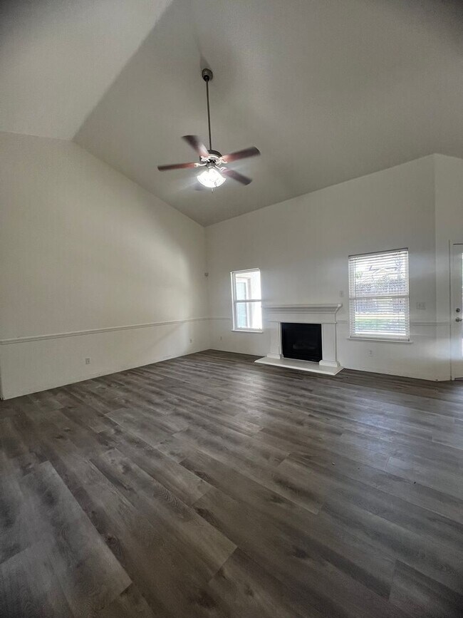 Foto del edificio - 1746 Charles Krug Ave