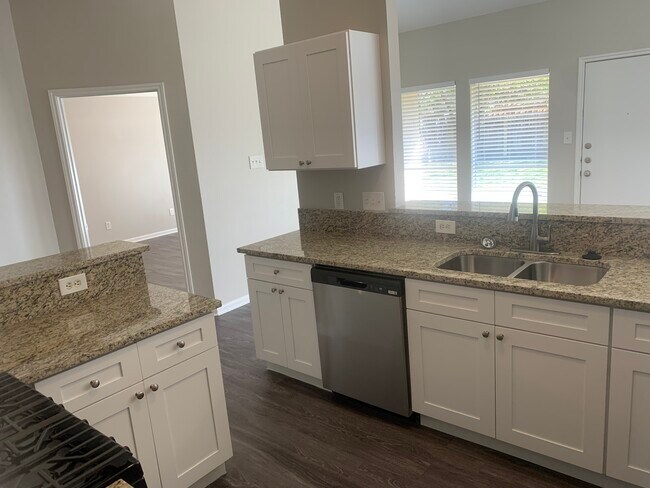 Building Photo - 7823 Log Hollow Dr