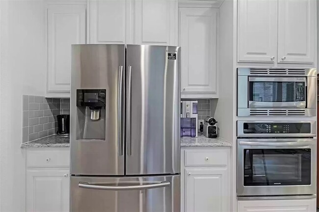 Upgraded stainless steel appliances - 932 Parkside Dr