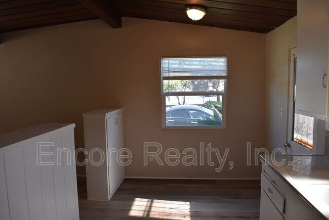 Foto del edificio - 2631 Congress St