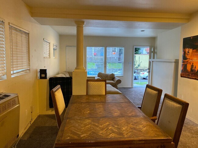 Foto del edificio - 4546 19th Ave NE