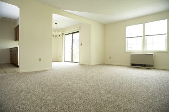 Foto del edificio - 135 N Twin Oaks Terrace