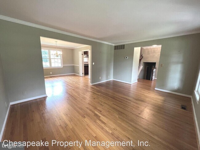 Building Photo - 3 br, 2.5 bath House - 3819 Thoroughbred Lane