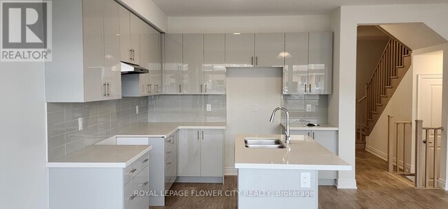 Building Photo - 651 Pollock Grv